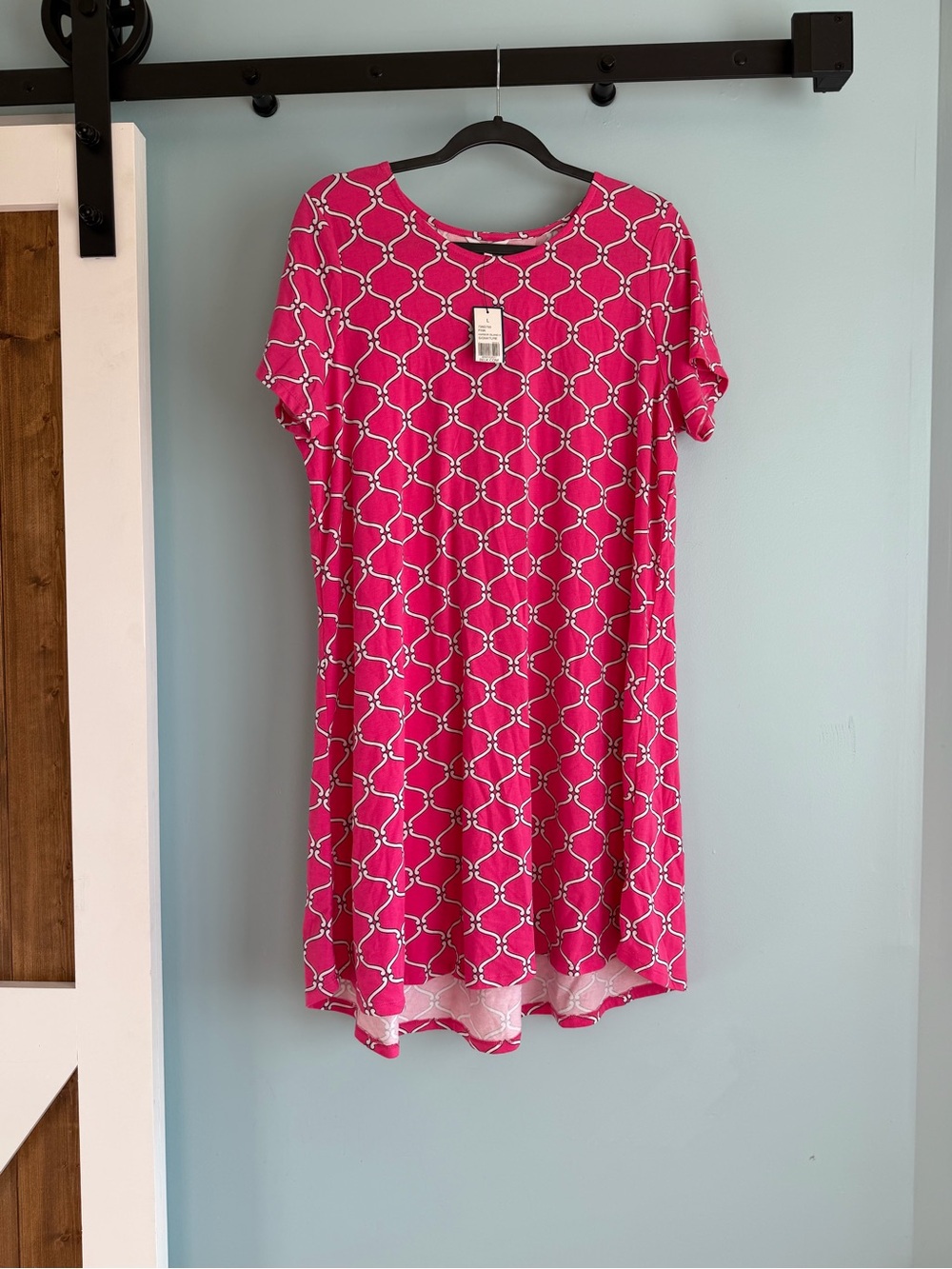 NWT Crown & Ivy Women’s Large Pink Geometric Print Swing Dress Short Sleeve